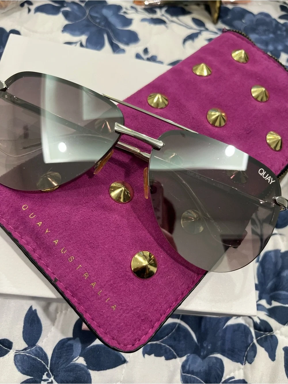 Quay Australia Women's Aviator Sunglasses in Smoke with Pink Stud Pouch